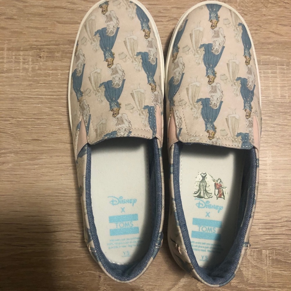 Youth Disney Aurora TOMS